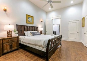 Spacious Condo w Pool & Courtyard Near French Quarter
