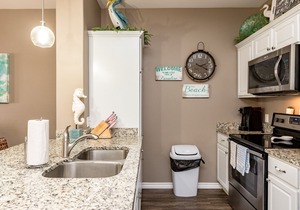 Spacious Family Retreat, Just a Short Stroll to the Beach w/2 Inviting Pools