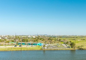 Spacious Home w/ Pool & Beachfront Views - Walk to Galveston Beach!