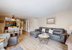 Springwood Villas Condo near South Forest Beach with Pool & Tennis