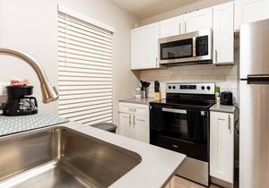 Studio w/Great Location Near Highway DT-F