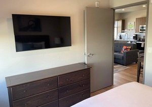 Stunning 2 Bed Travel Apartment in the Heart of Spokane's Restaurant Scene
