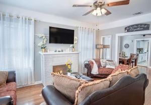 Stunning 3 BR Home Near DT Alamodome - Riverwalk