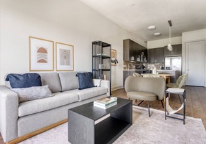 Stunning Downtown 1BR w/Gym, W/D, Pool, walk to 6th St, by Blueground