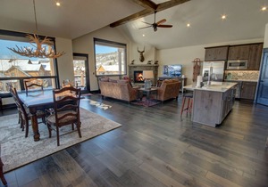 Stunning/River Run Village/Hot Tub/Walk to Slopes