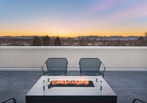 Stylish Flat! Walk to Restaurants/Shops & Cafes!