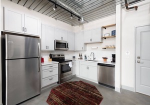Sunny 1BR Apartment Walking Distance to Fiserv