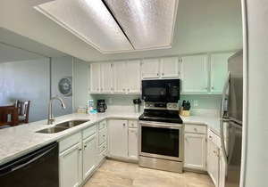Sunswept 202 2/2 Orange Beach* Nicely Decorated*Directly on the Beach*