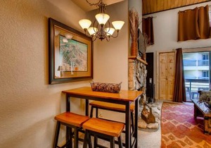 Tastefully Decorated Emmons Condo