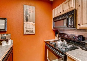 Tastefully Decorated Emmons Condo