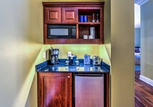 The Lodge Alley Inn™ - Studio (1Q)