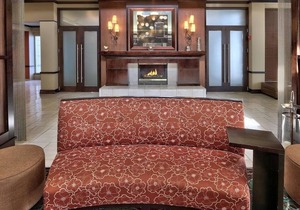 The Perfect Group Escape! 3 Roomy Units, FREE Parking, Near Albuquerque Sunport!