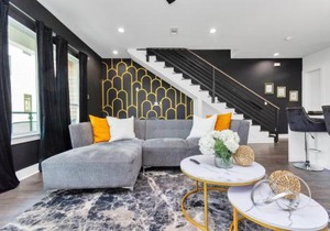 The Suite Spot! Downtown Skyline Views! Sleeps 12