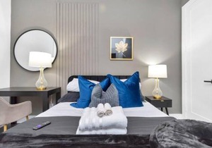 The Suite Spot! Downtown Skyline Views! Sleeps 12