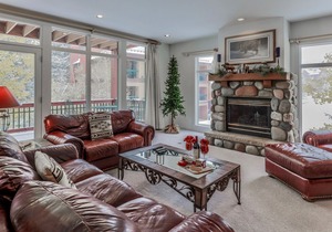 Timberwolf Luxury Lodge at Trademark #3-1/Hot Tub/Scenic Views/Mountain Ambience