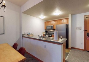Top Floor Grand Sierra Village Lodge 1BR Exquisitely.