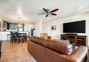 Tranquil desert retreat with great views - shared hot tub, pool, & tennis courts