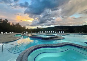Treetop Cabin Stargazing w/New Resort Pool