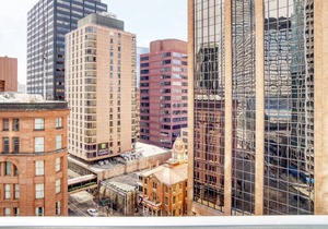 Trendy Upper Downtown 1BR w/ Gym & Pool near 16th St Mall, by Blueground