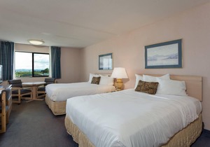Two Family-Friendly Units! Pool, Attractions and Sauna