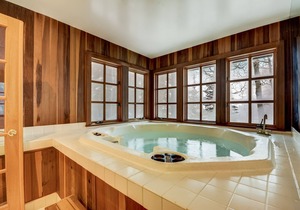 Ultimate Family Getaway with Resplendent Views sleeping up to 8 guests