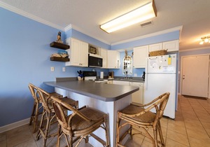 UNBEATABLE Location -Partial Gulf View - Easy beach access, close to everything!