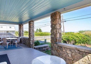 Unobstructed ocean views, steps to Scarborough Beach