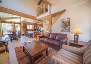 Updated Cabin with Pool & Hot tub Access