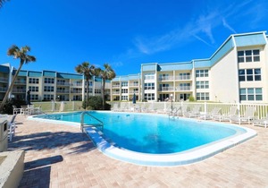 Updated, Ground Floor, STEPS from the Beach, Pool, Boat Ramp and Fishing Pier on