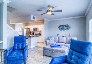 Updated townhome with Gulf views, WiFi, washer/dryer, & pool