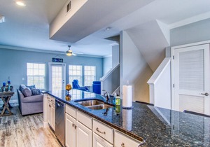 Updated townhome with Gulf views, WiFi, washer/dryer, & pool