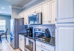 Updated townhome with Gulf views, WiFi, washer/dryer, & pool