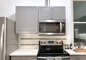 Upscale 3 BR near UC, DAAP, CCM, Hospital and Zoo w/Parking and Laundry, 2FL