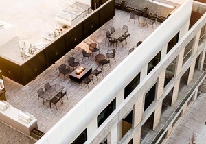 Upscale Flat W Balcony & Roof Top Patio