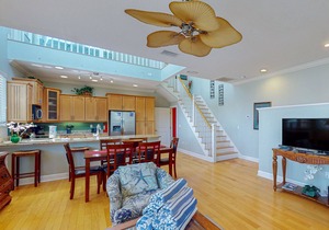 Upscale tropical getaway with private pool & spa, & elevator - walk to the beach