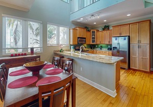 Upscale tropical getaway with private pool & spa, & elevator - walk to the beach