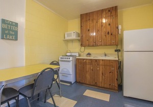 Valentine Lakeside Pet-friendly Cabin 5