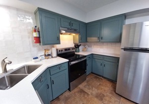 Valley Condo 101 - Creekside - End Unit - Wi-Fi - Hot Tub - Fireplace - Washer/D