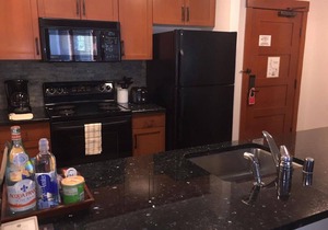 Village Lodge 1BR w/500+ Reviews, Gorgeous and Private.