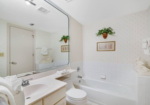 Waterfront condo w/ unobstructed Gulf views, shared pool, tennis, & beach access