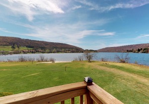 Waterfront Townhouse with Dock, Community Pool, Hot Tub, & Tennis