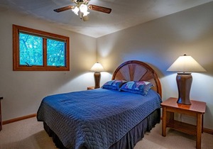 White Diamond - 15 Brookside Road White Diamond - Walk-to-Slopes at Timberline Mountain, Pet Friendly