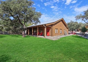 Wimberley Log Cabins Resort and Suites- Unit 4