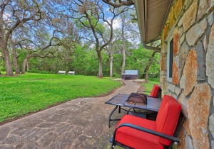 Your own Private Oasis, pool, hot tub, fire pit on 10 gorgeous acres