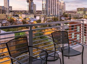 Austin | West End