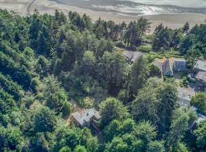 Rock Hideaway | Otter Rock