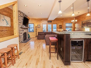 Cedar Shores Villa | McHenry