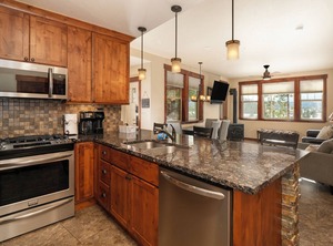 Cozens Pointe | Fraser