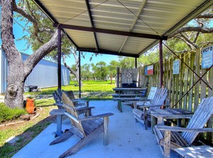 Fantasy Oaks Lodge | Aransas Pass