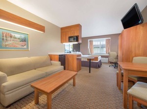 Microtel Inn | Raton